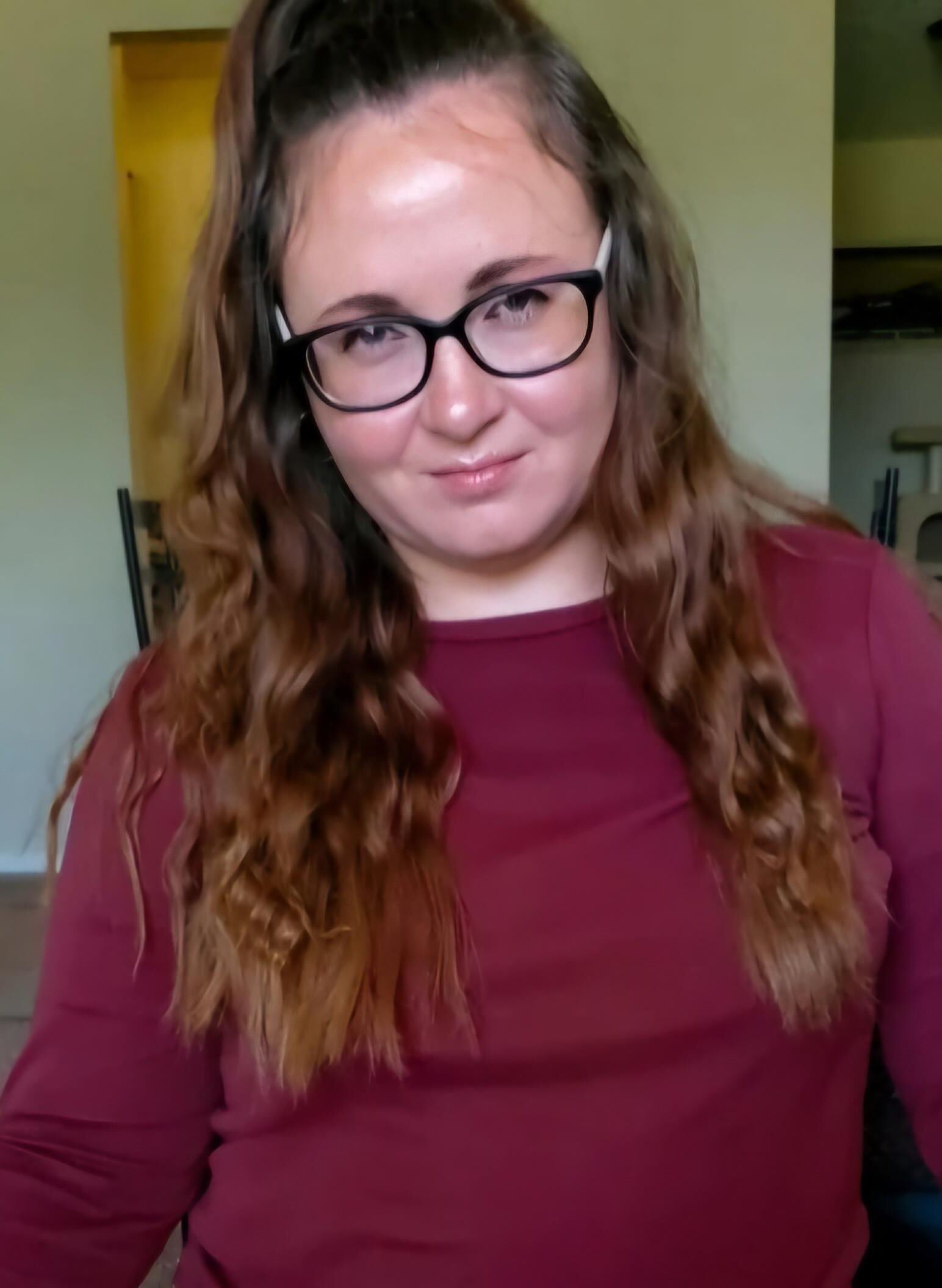 Mignon milf potelé avec de petits seins
