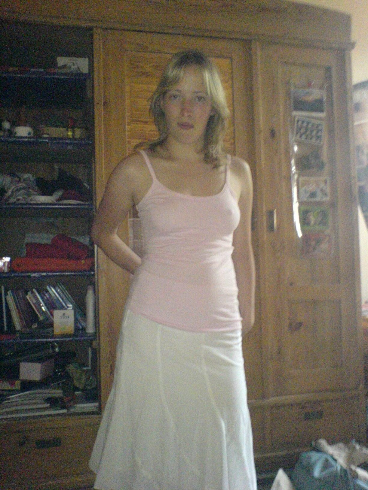 Petite amie allemande blonde nue nue