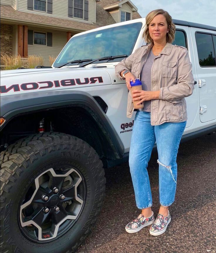 P interesse em beleza adorável loira com Milf Cassandra
