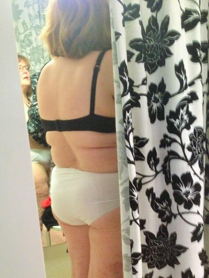 Milf pucilia cecilia exposée