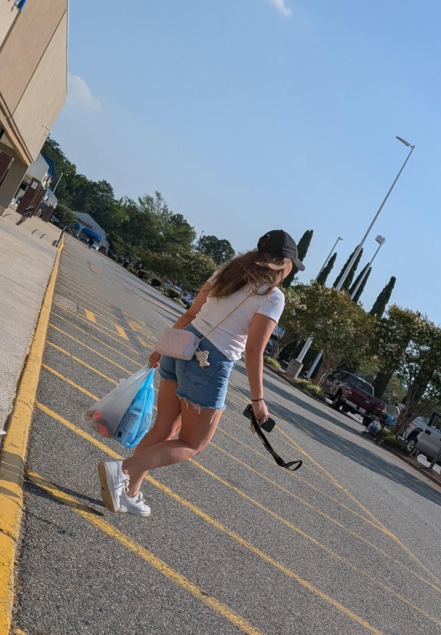 Thick shoppers 