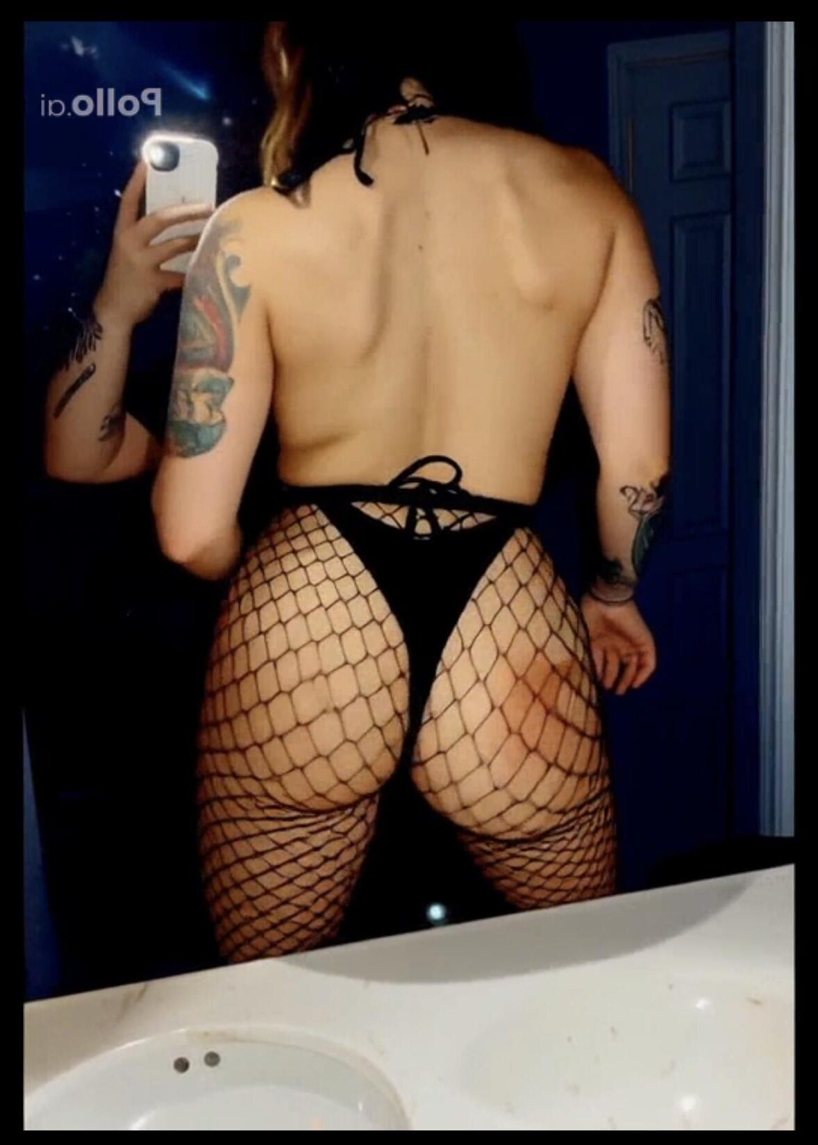 AI My Stepdaughter (Ass in Fishnet Stockings)