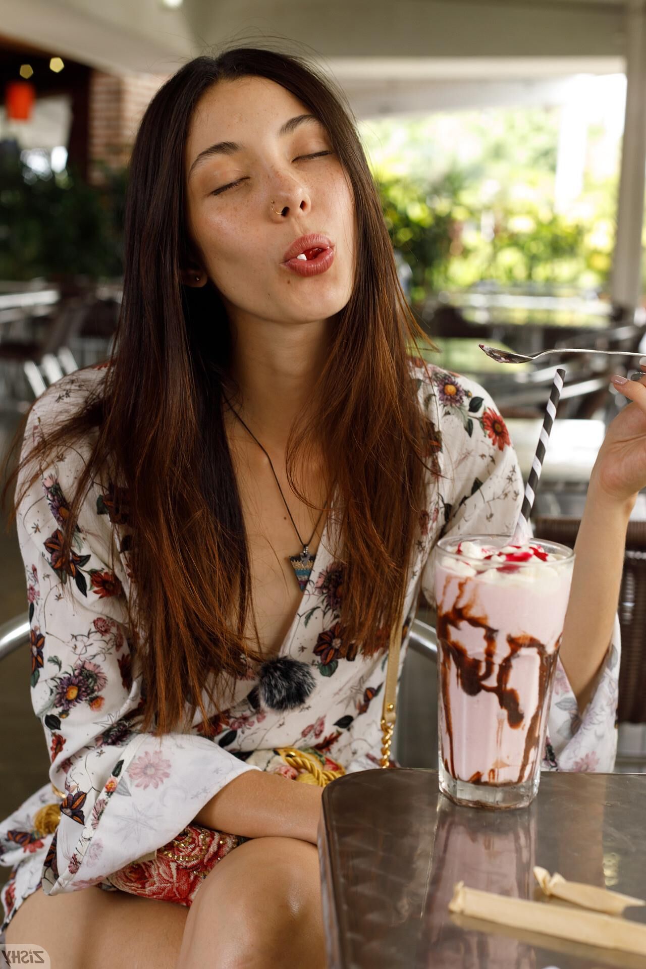 Julia Campos Milkshake Cumbia