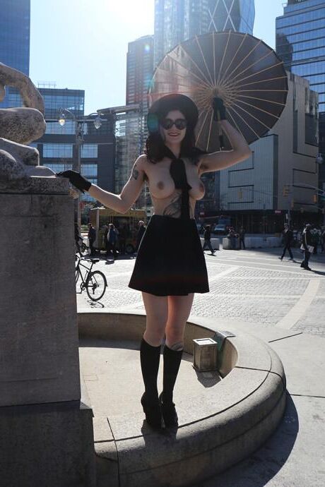 Frau Rosie Wilde, Frau Rosie Levine, Rosie Manhattan Nackt