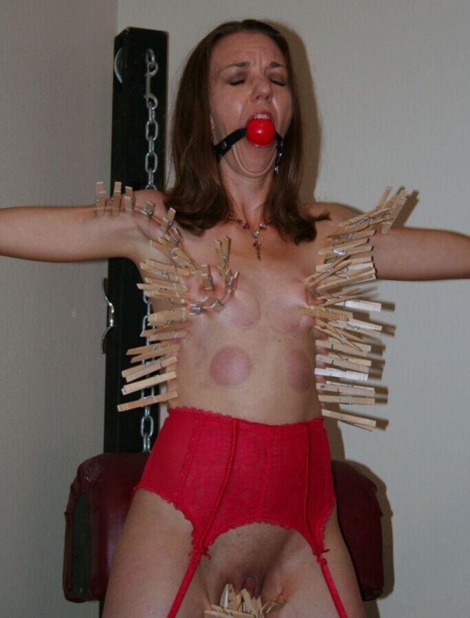 Slutjulie b fouet et broches