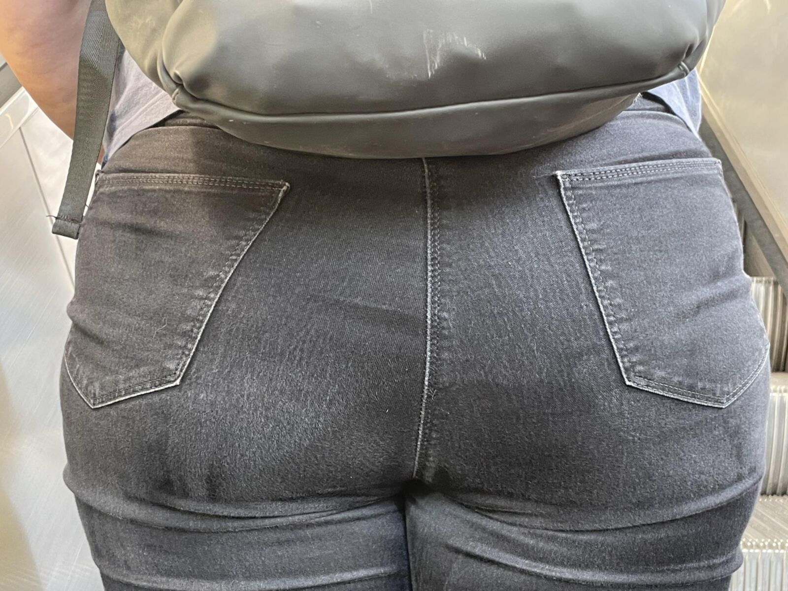 BIG BUTT MILF
