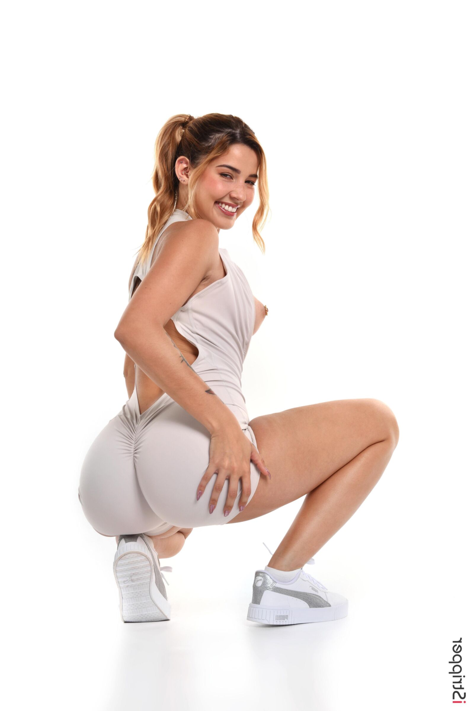 Agatha Vega yo Dia de Enernamiento