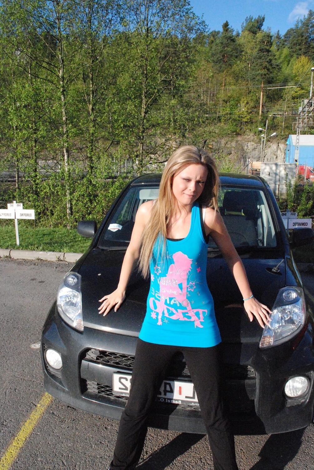Namorada norueguesa esbelta Charlotte posando nua