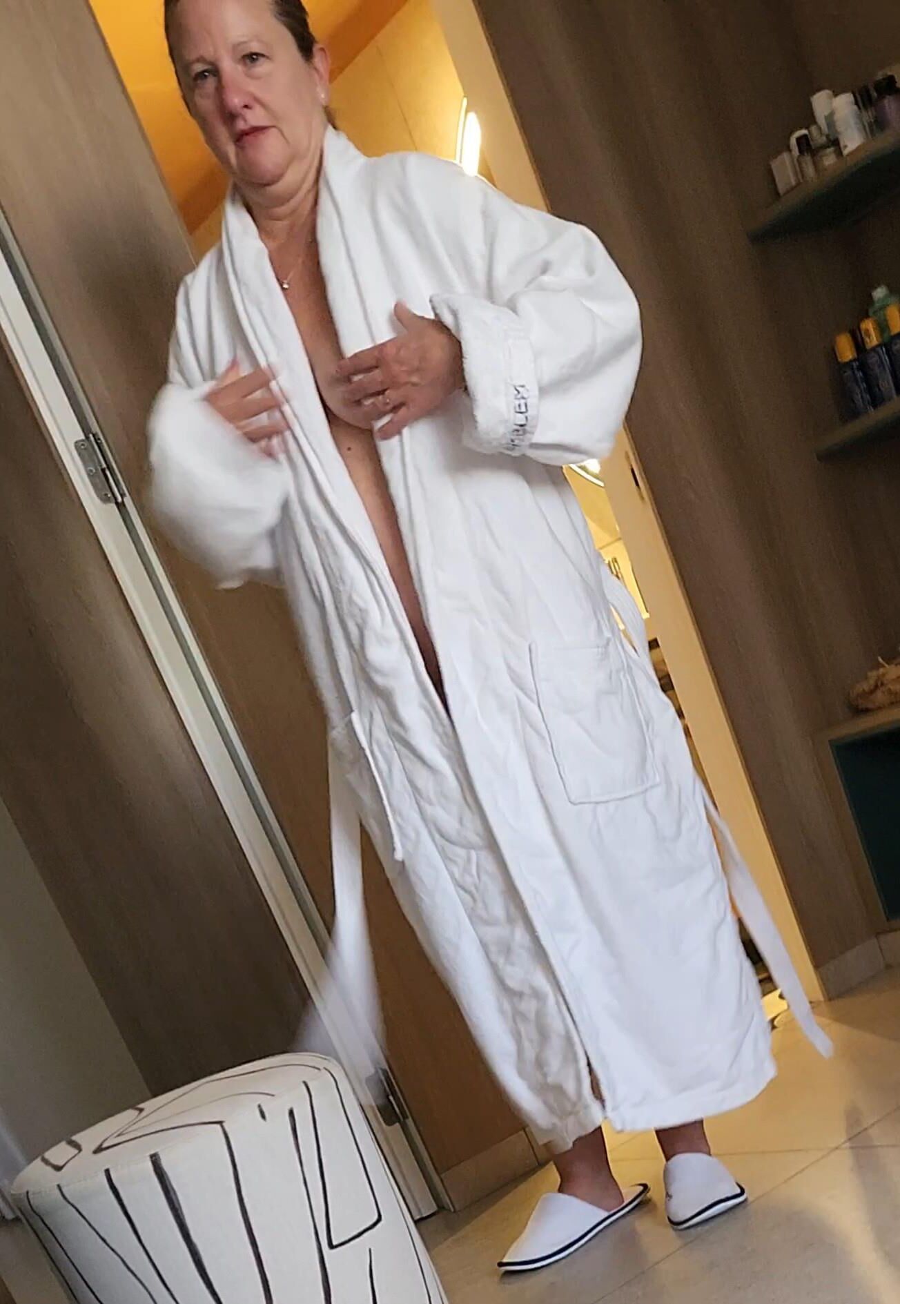 Chubby ft mature milf dans diverses tenues.