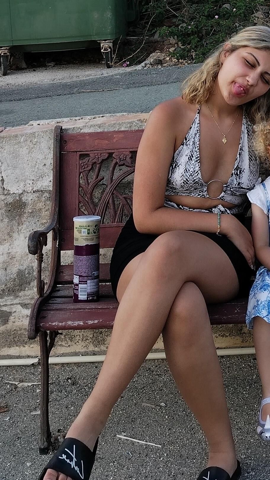 Chev Sexucized British Chav Teen Salope Best Ass and Legs