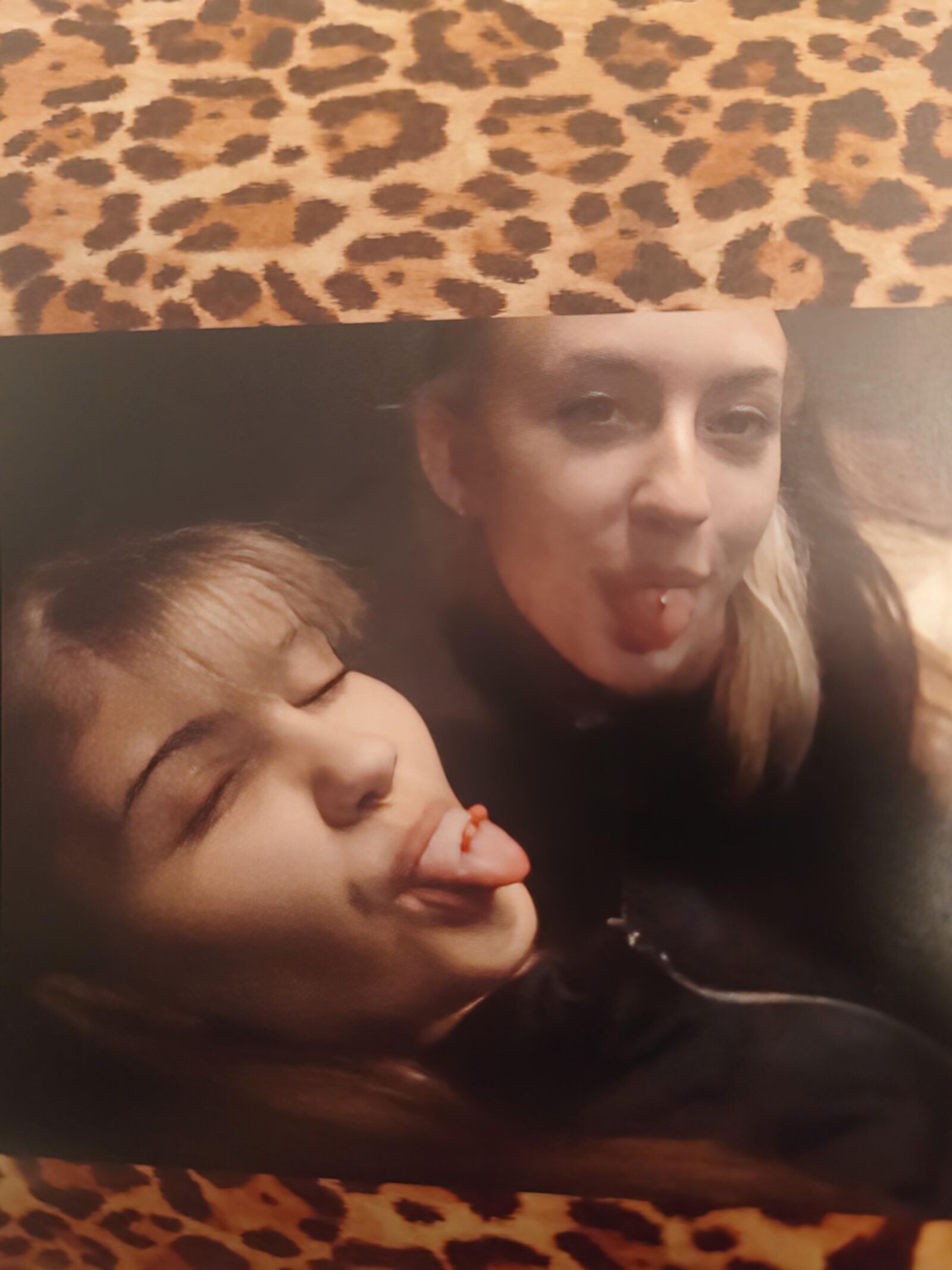 Miah durchbohrte enge britische Chav Teen Slut sexualisiert! 