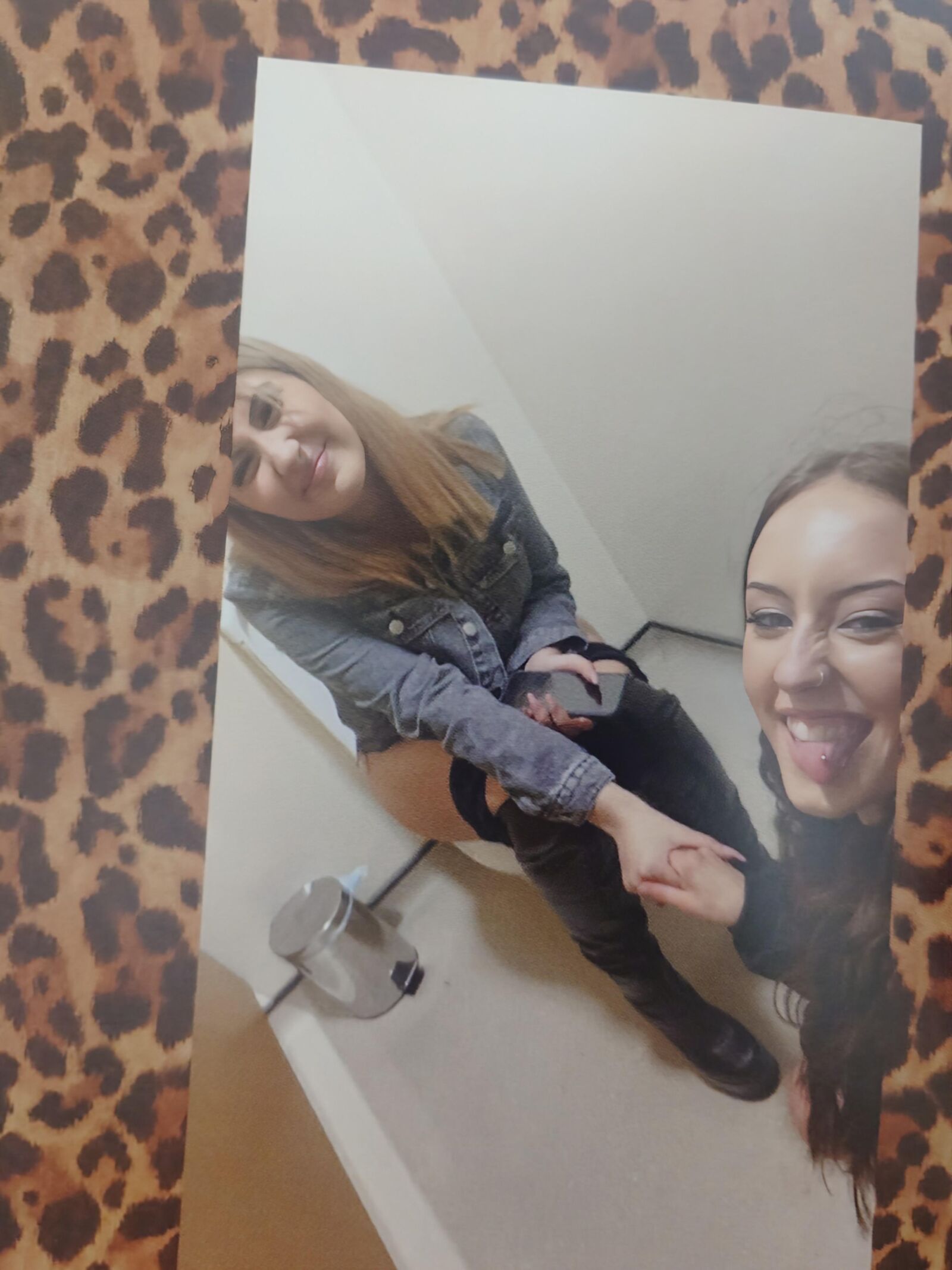 Miah durchbohrte enge britische Chav Teen Slut sexualisiert! 