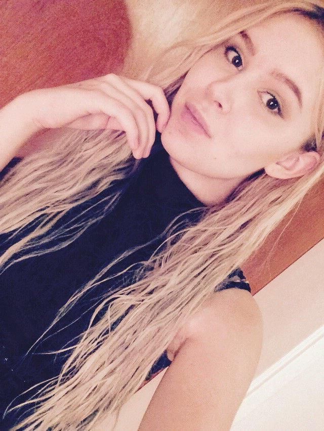 Selfies blonds adolescents minces