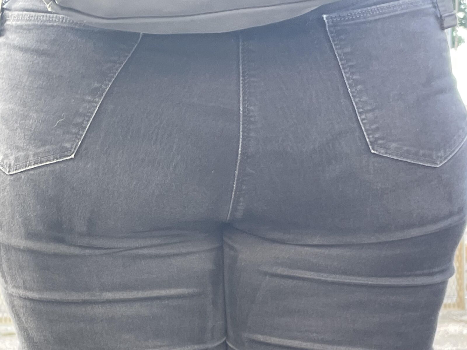 BIG BUTT MILF