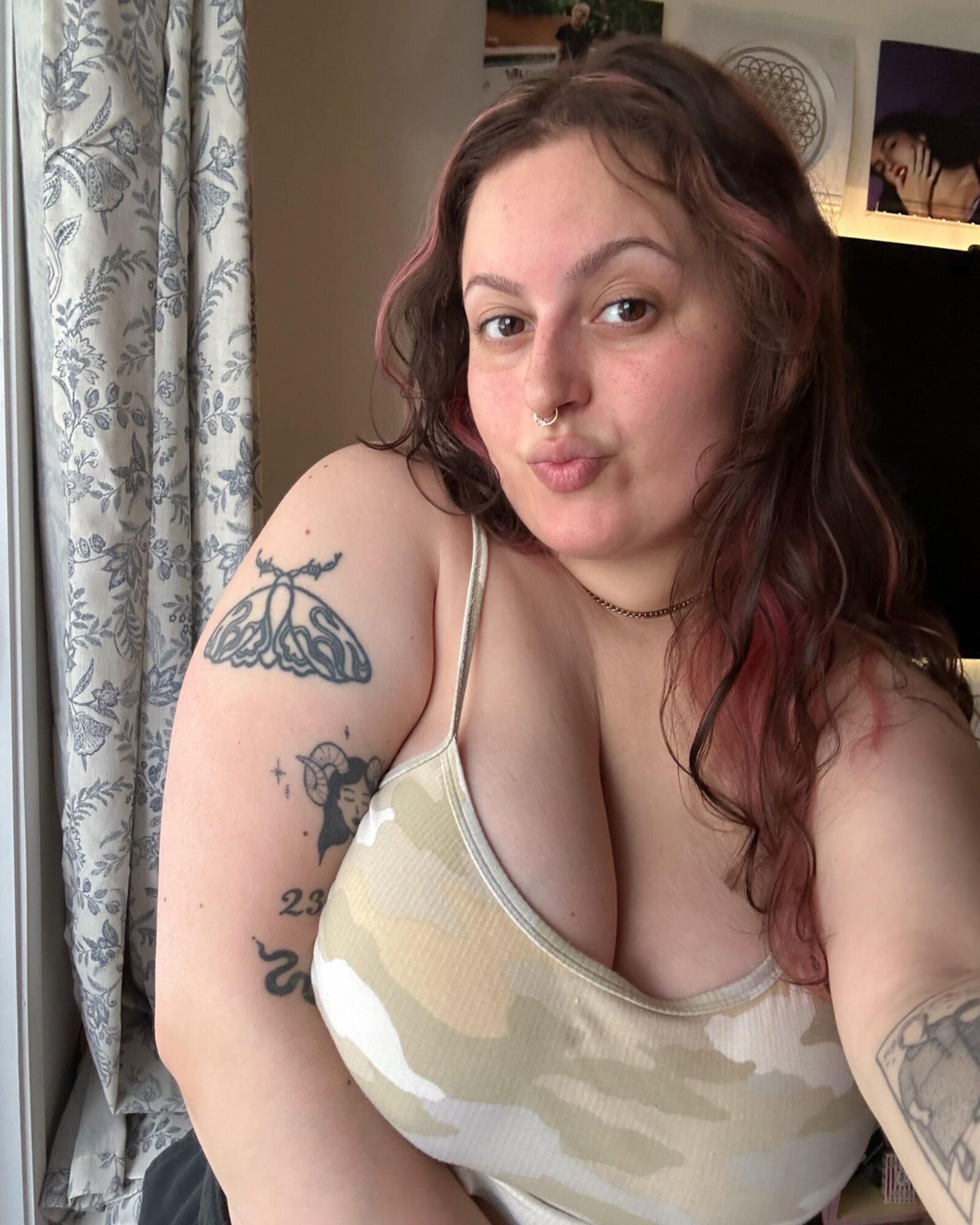 Cris огромные сиськи сексуальная красота BBW Brunette Girl Mixed Ho