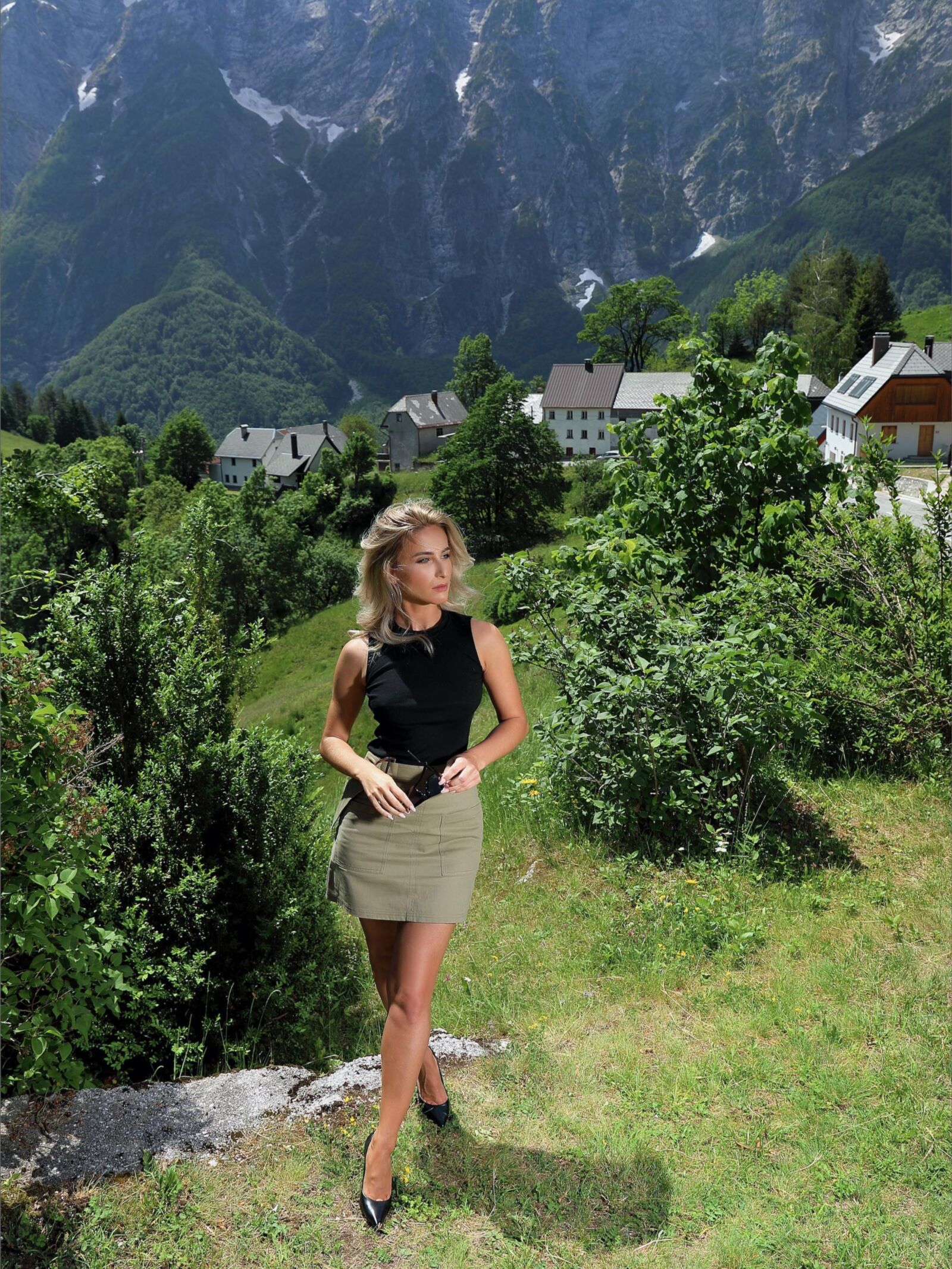 Cara Mell Out sobre a cidade (NN)