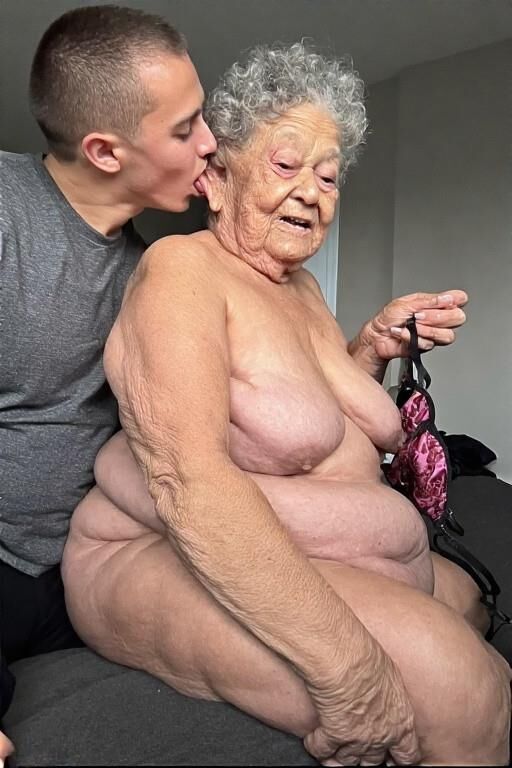 Large Grannies With a Dude Who Loves Large Grannies