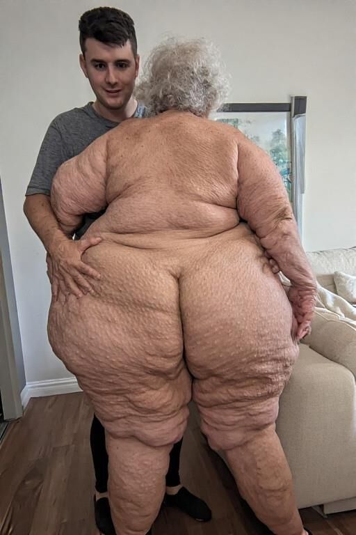 Large Grannies With a Dude Who Loves Large Grannies
