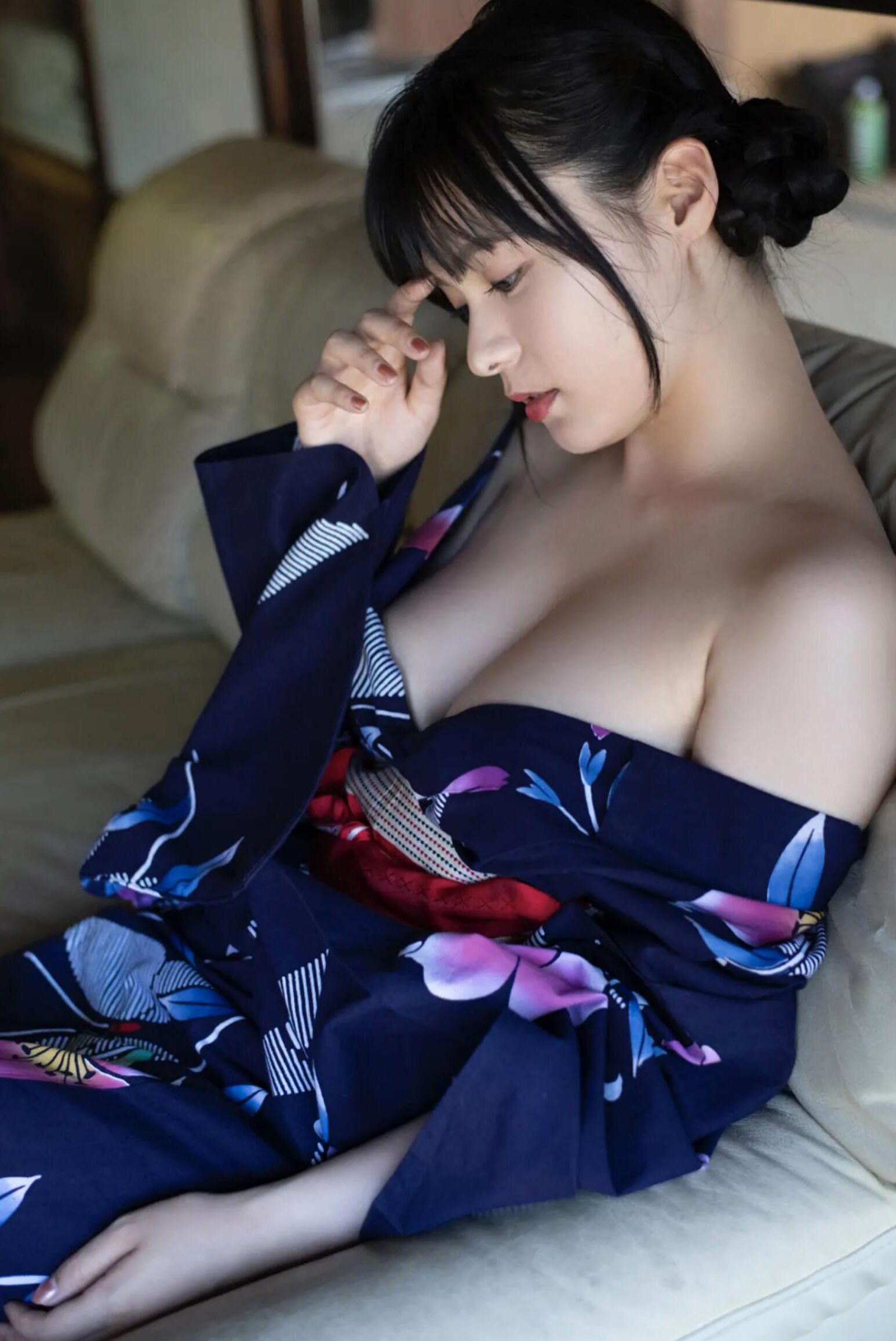 Mizuki Hoshina zieh deinen Yukata ab