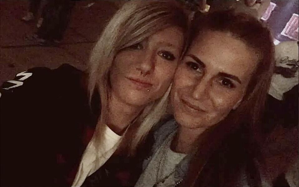 Deutsch Theresa L. ist bereit für Tribute!