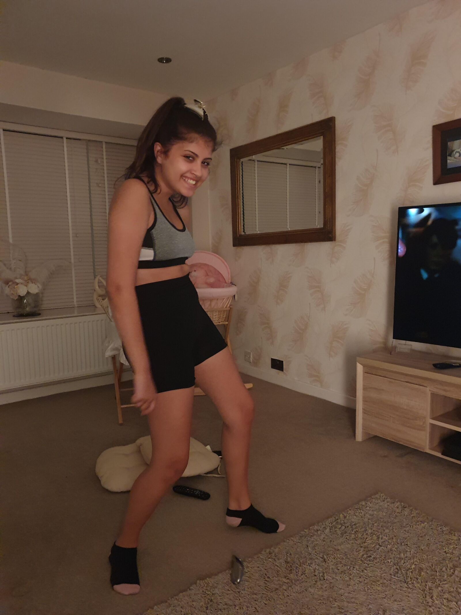 Chev Sexucized British Chav Teen Salope Best Ass and Legs