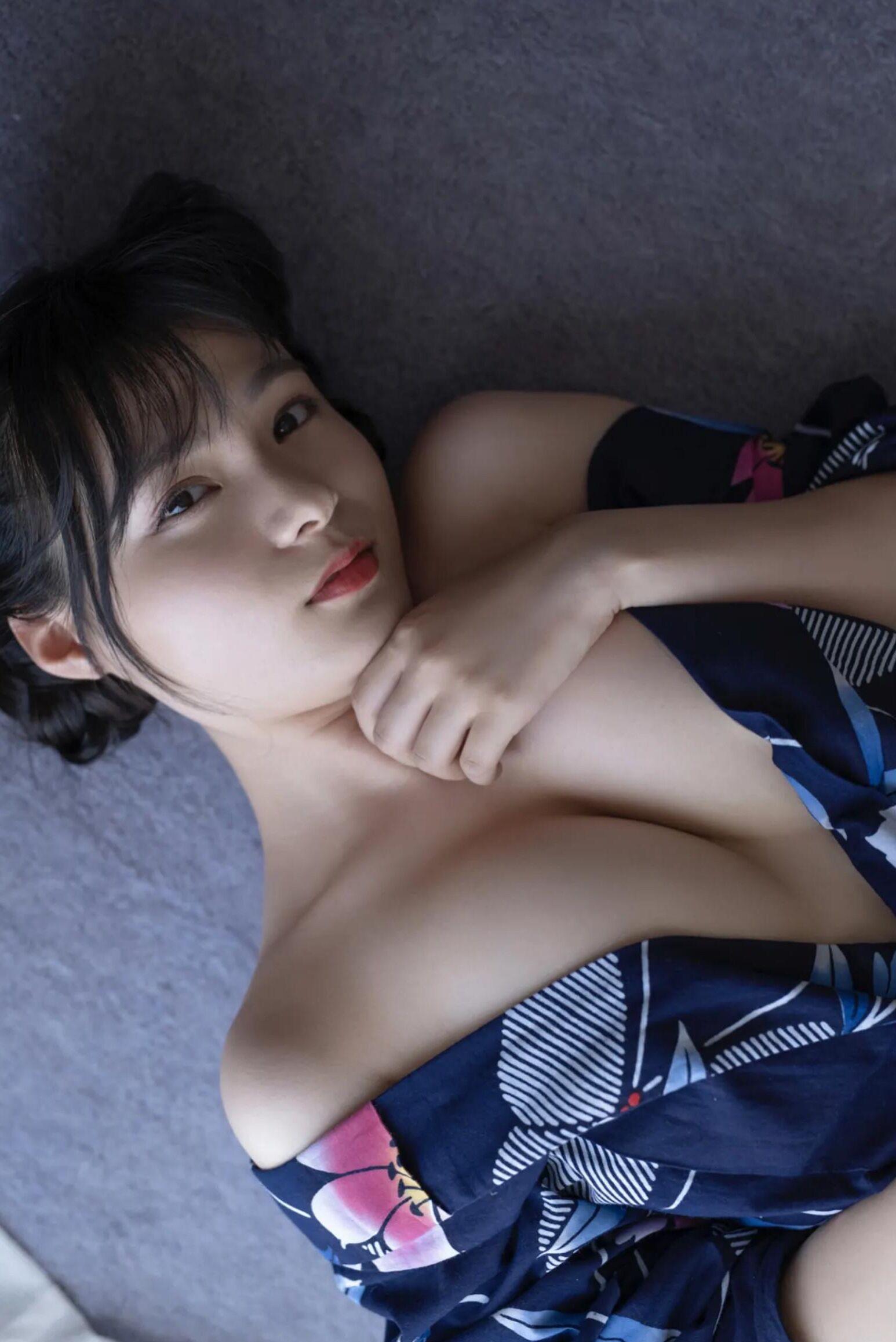 Mizuki Hoshina zieh deinen Yukata ab