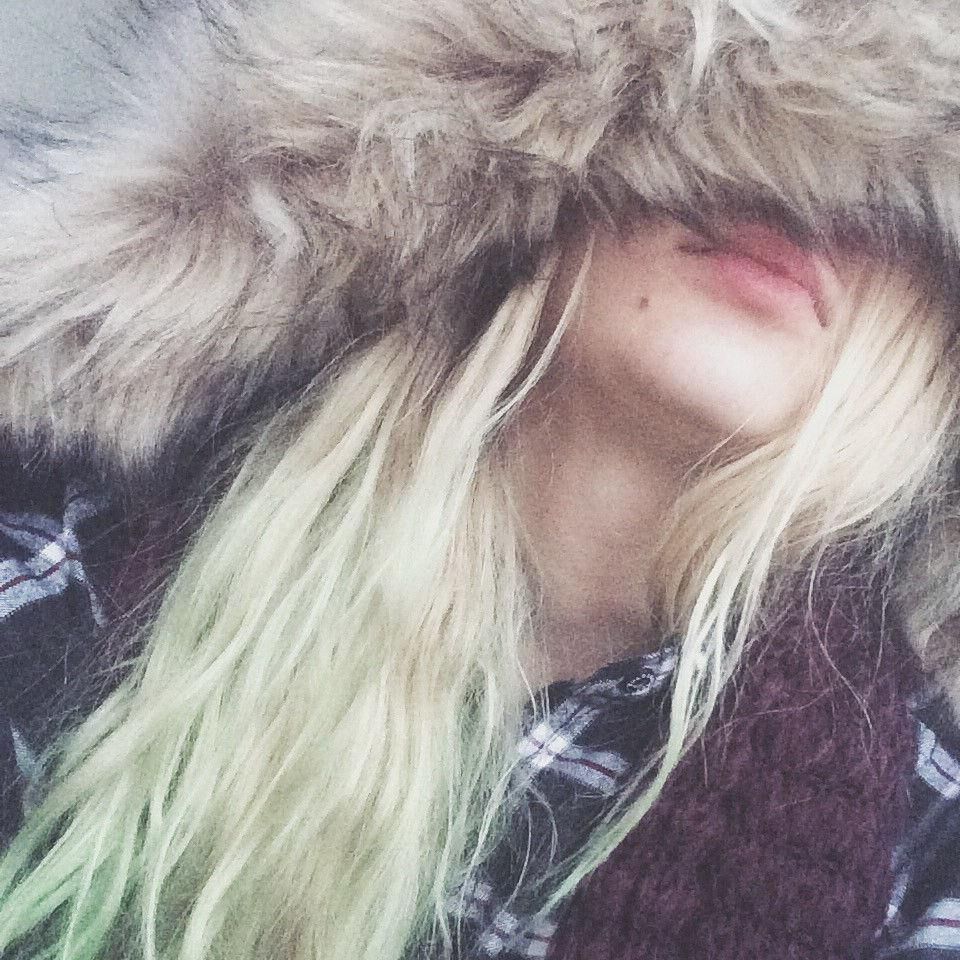 Selfies blonds adolescents minces