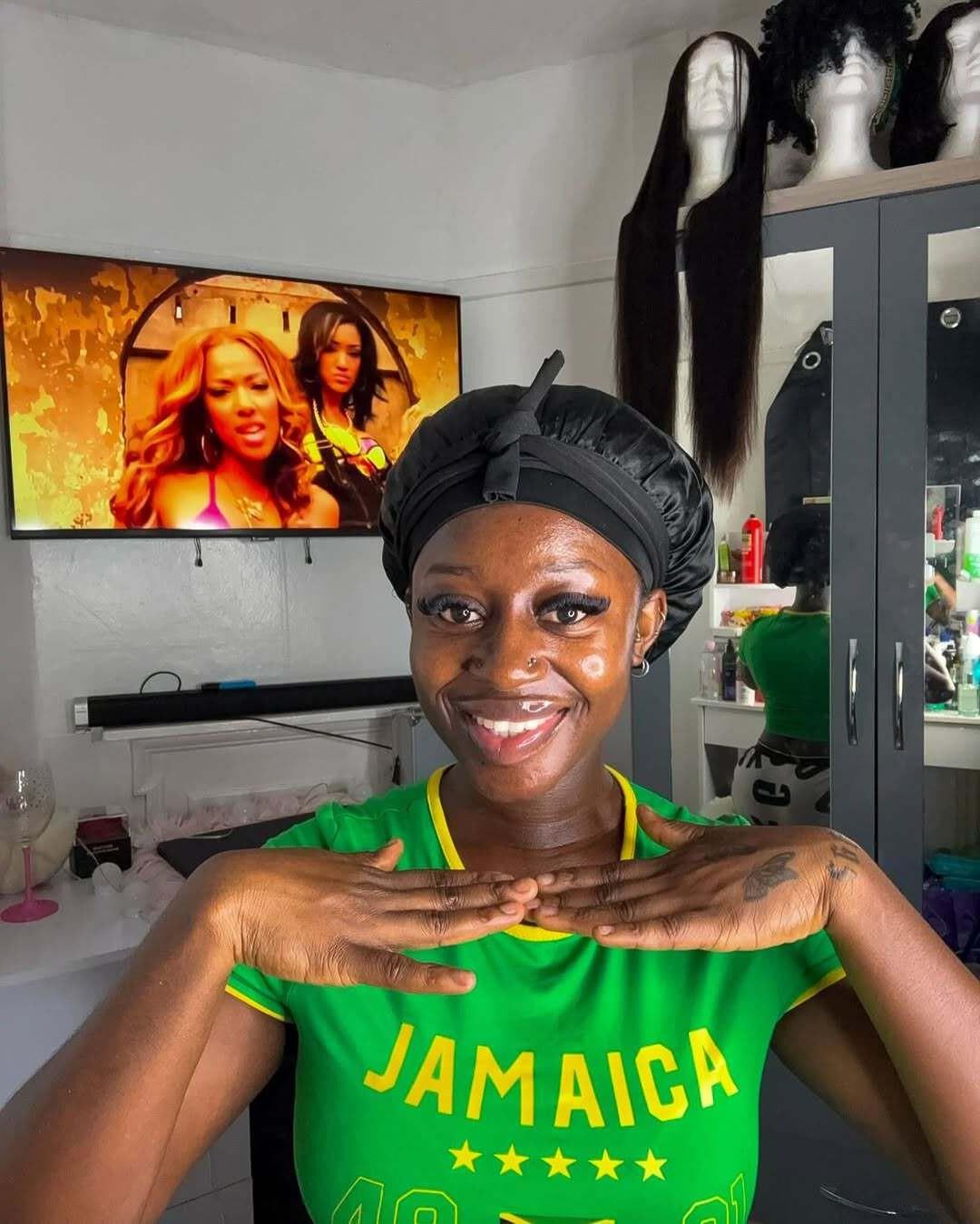 Ebony с минетом губами для глубокого уровня