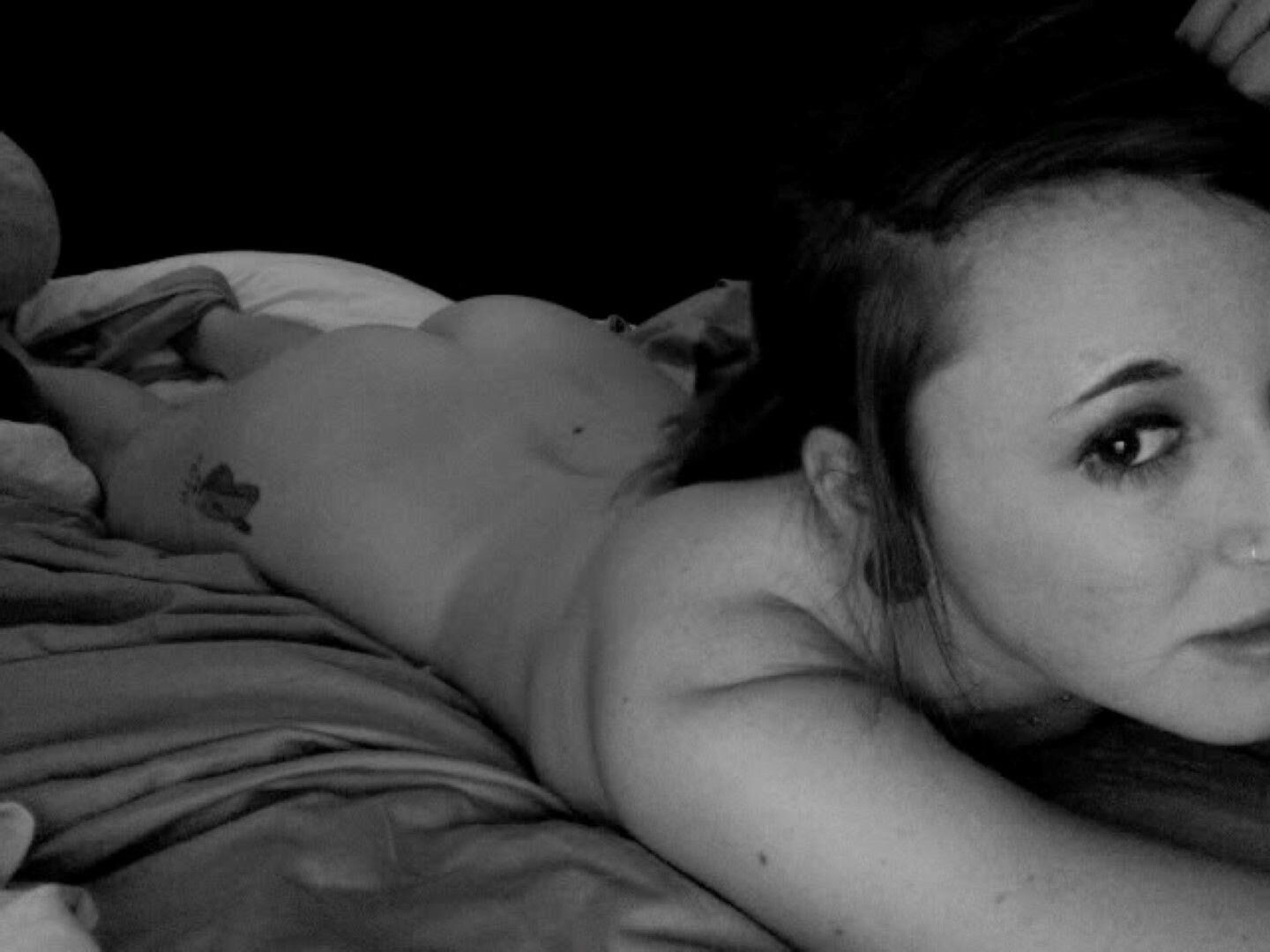 Teen brune sensuelle