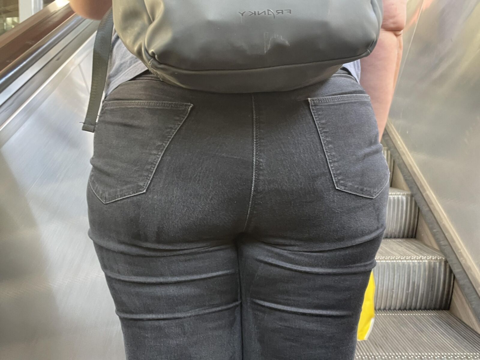 BIG BUTT MILF