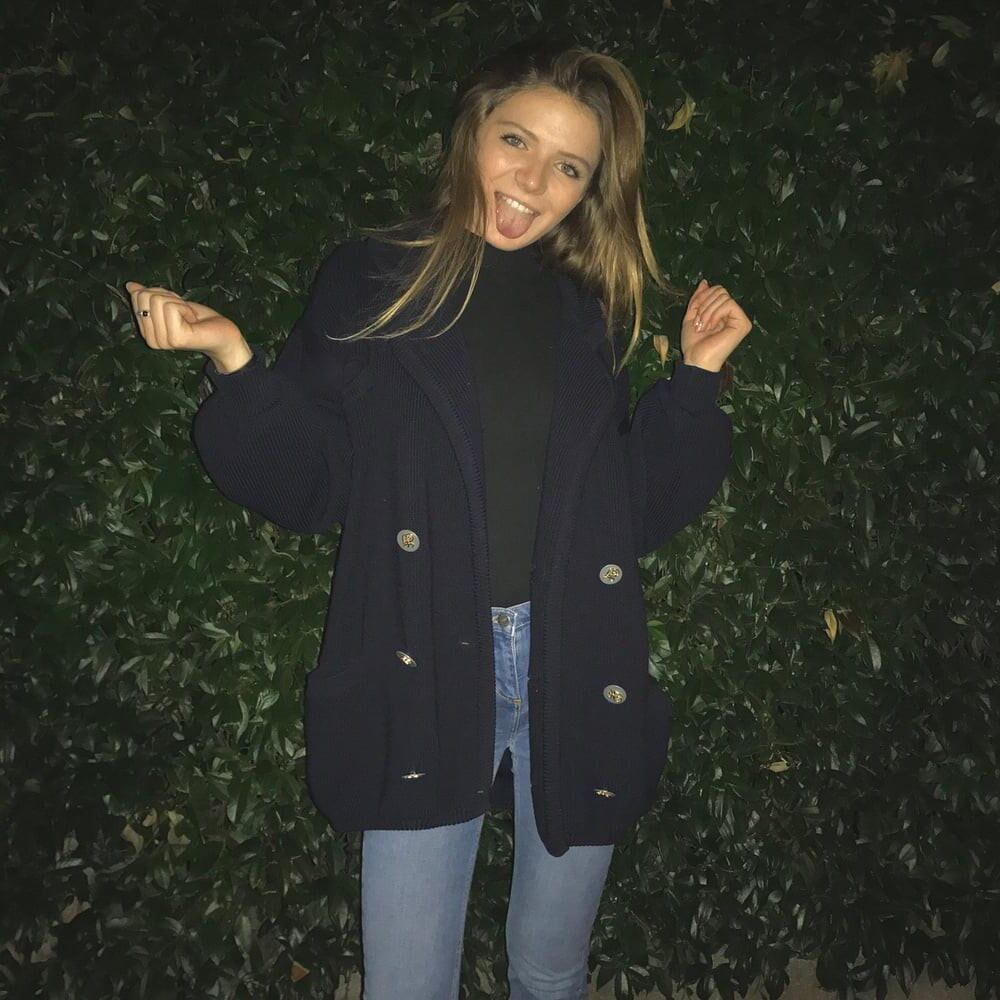 Skinny Salope française Petite Chienne française Jeune Pute