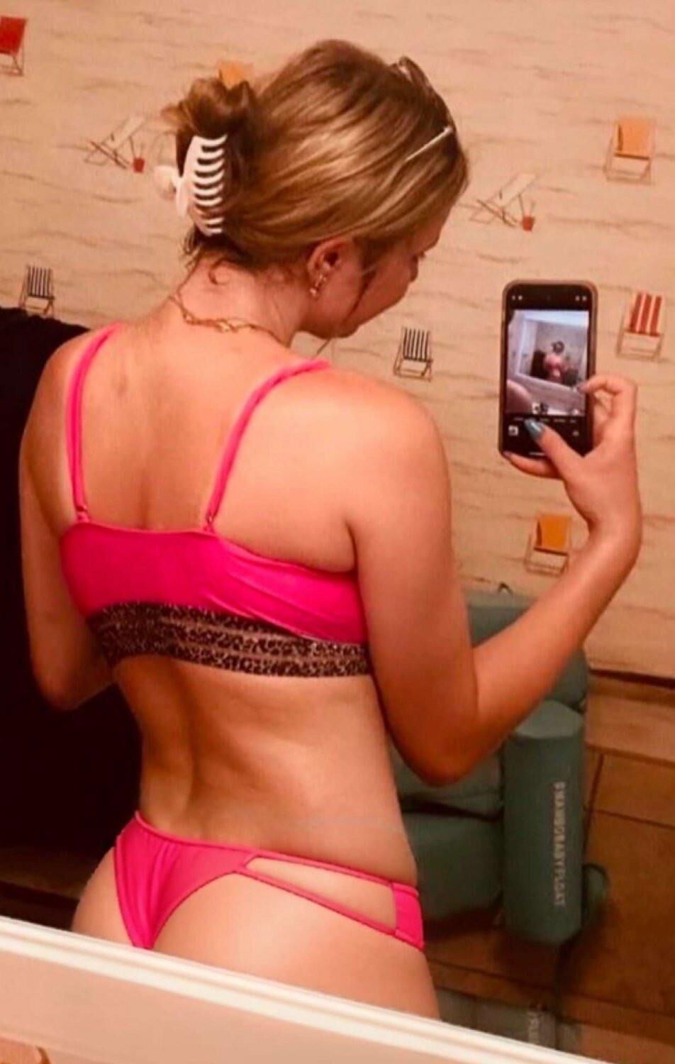 女