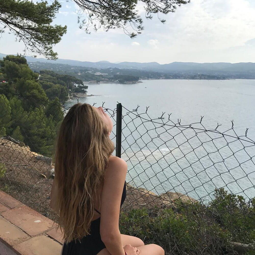 Skinny Salope française Petite Chienne française Jeune Pute