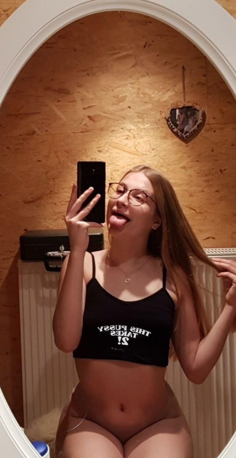 女
