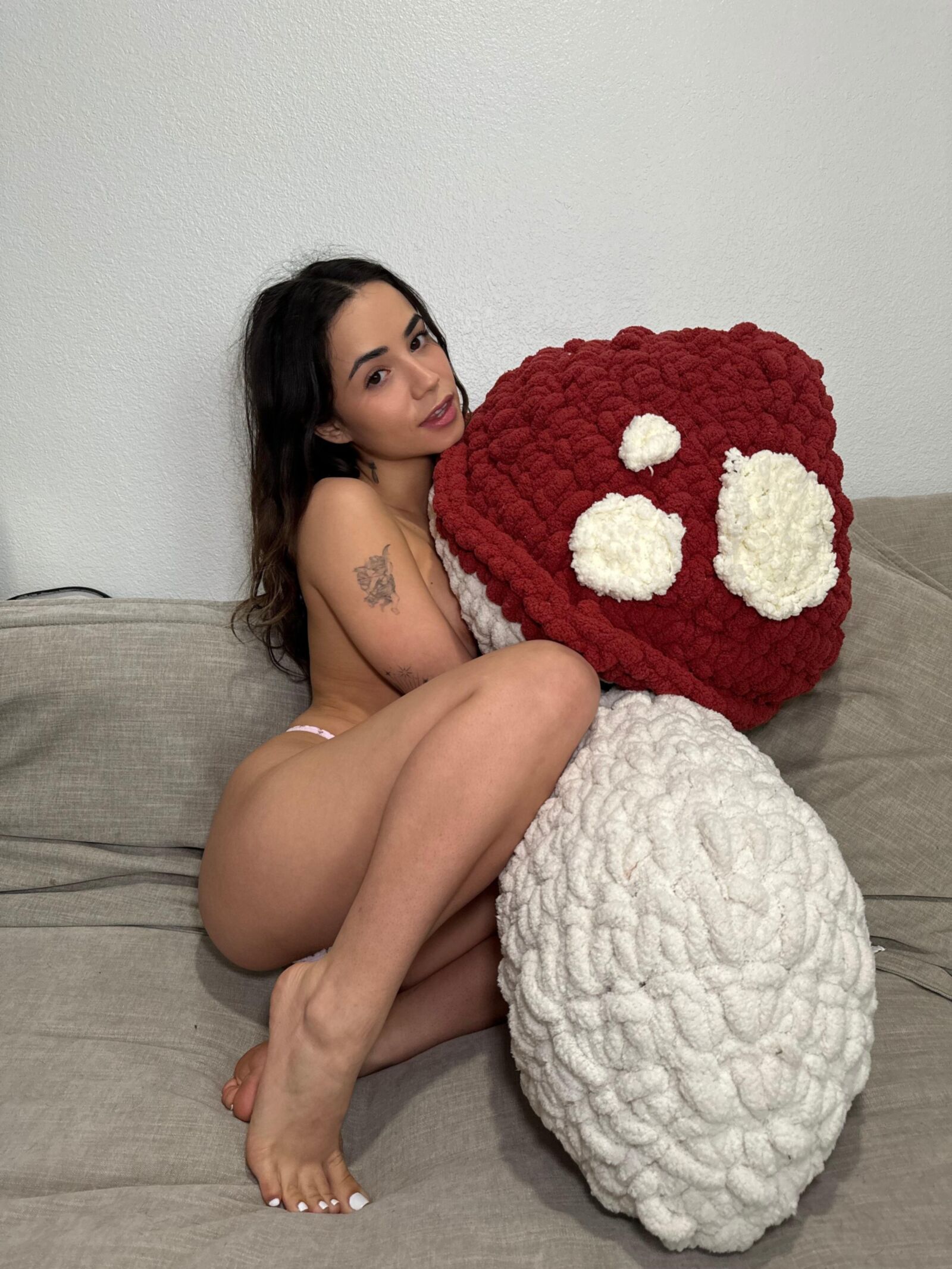 Jameliz Benitez Smith Fun Loving Puerto Rican Brunette Girl