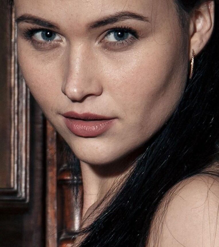 ギャビー・ベラ別名ベラ・ブルー・ホット・写真のみ