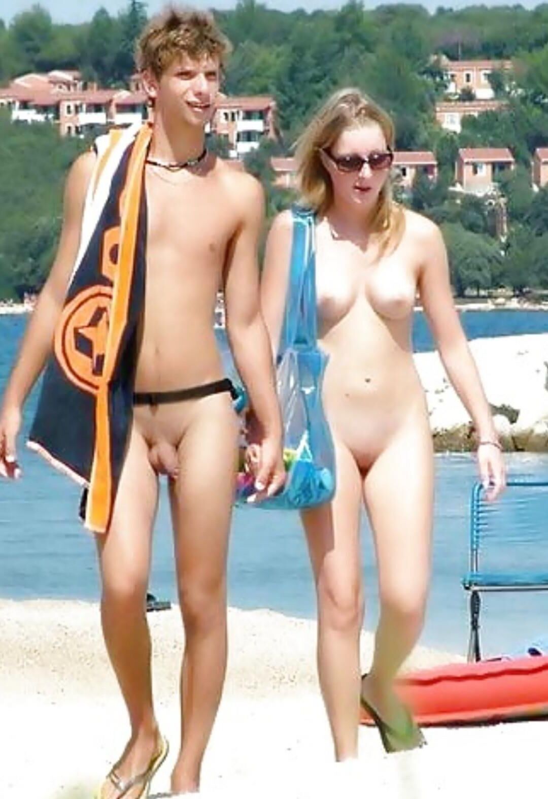 Nudistes