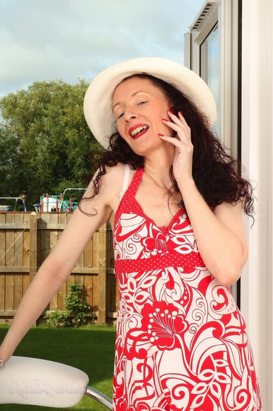 . Scarlet Skinny MILF