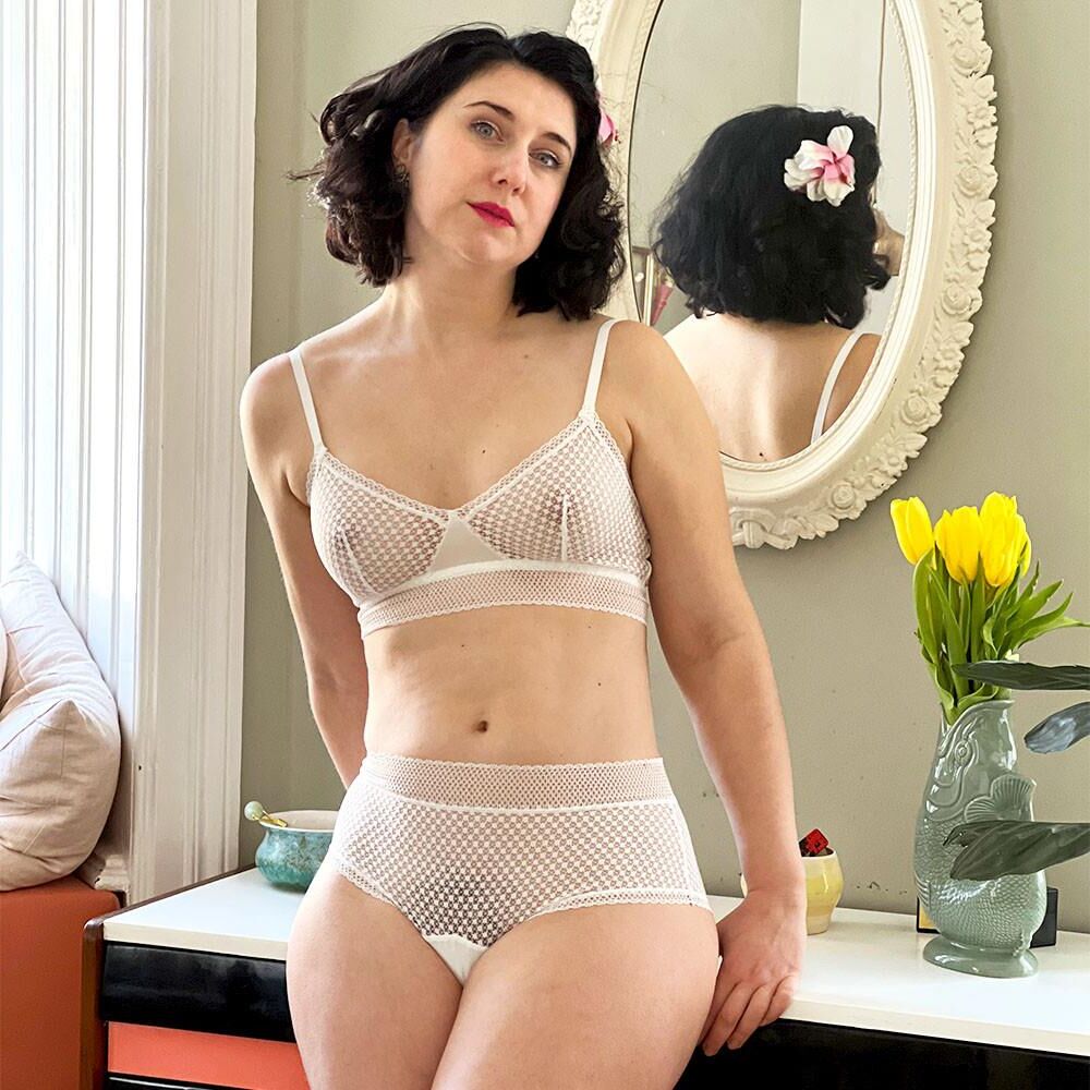 Амур Фу нижнее белье et ses femmes poilues