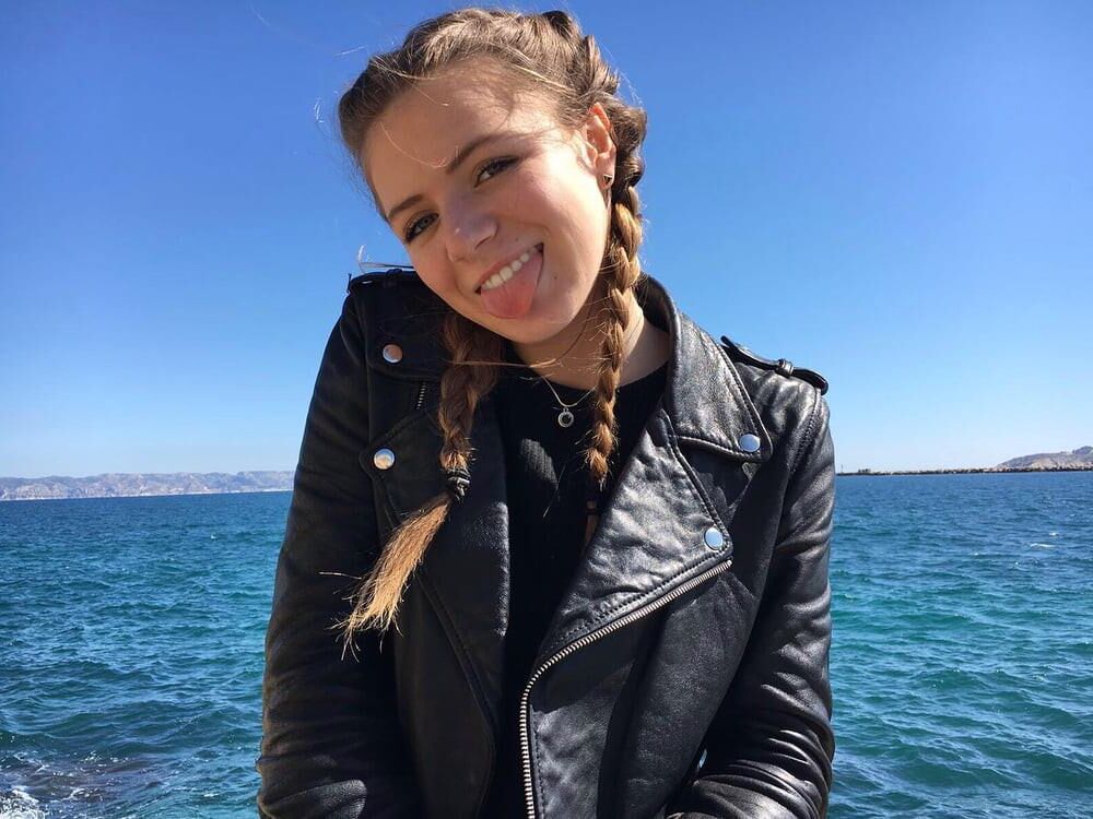Skinny Salope française Petite Chienne française Jeune Pute