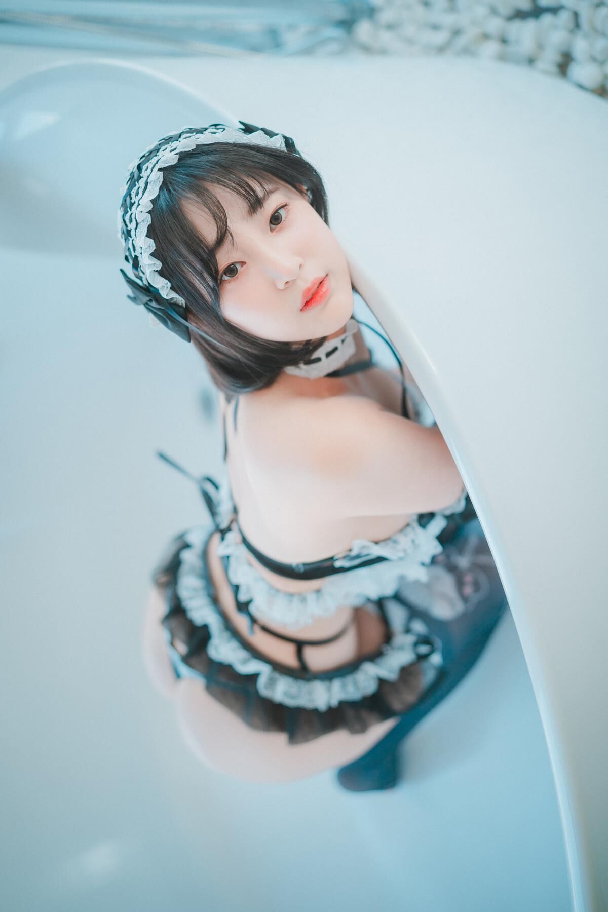 Kang Inkyung DJAWA Maid in Lace Limitation