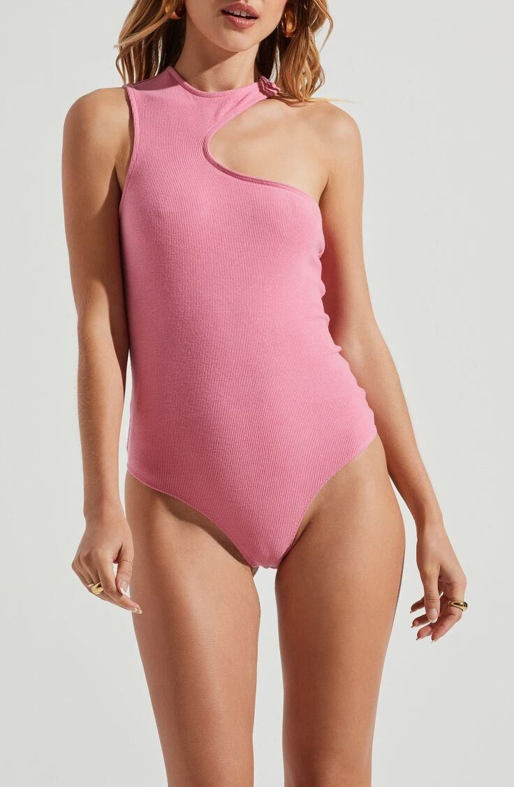 Any camel toes here?