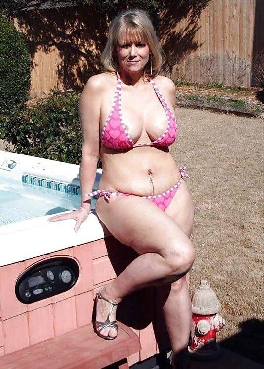 Bikinis matures