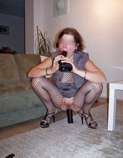 Elle aime les godes et l'anal