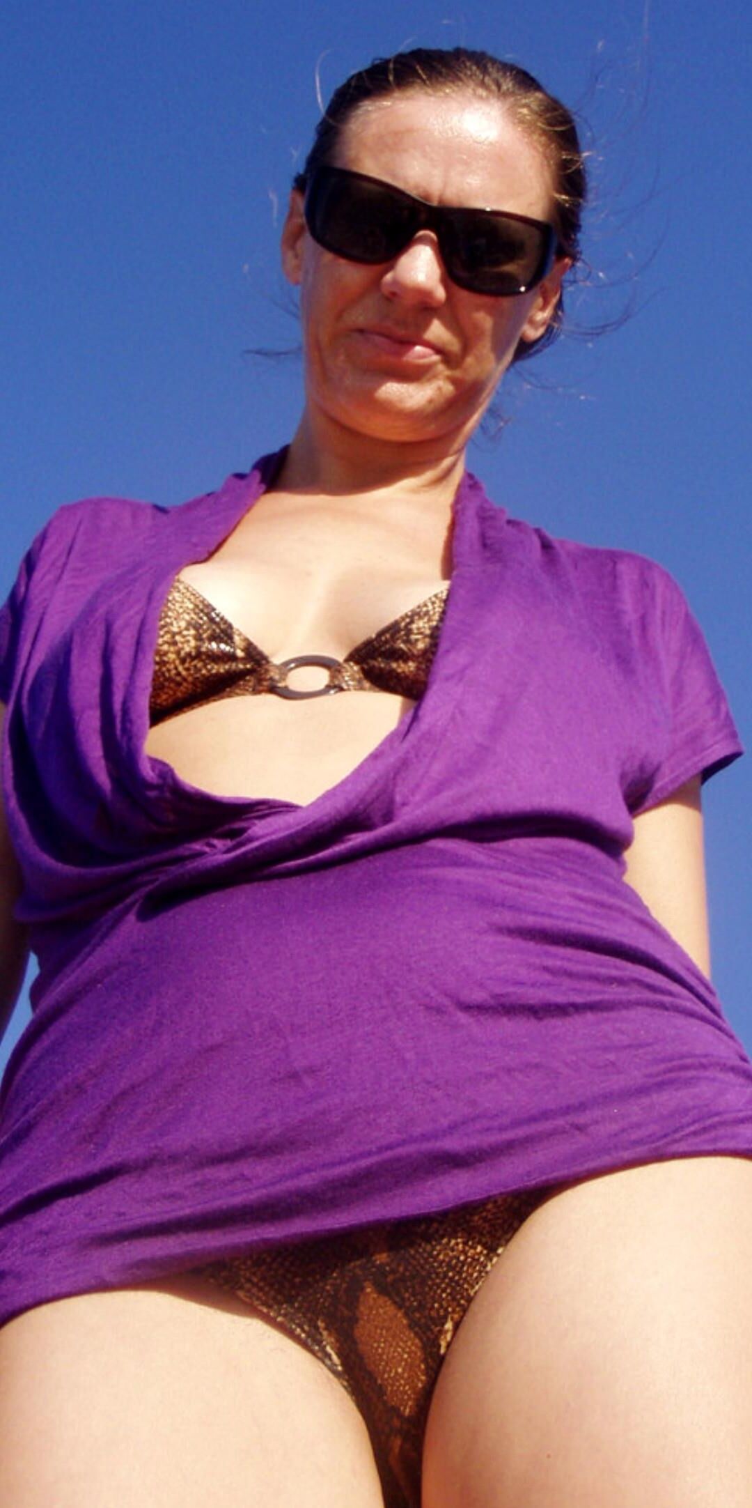 Une femme mature incroyable expose ses charmes