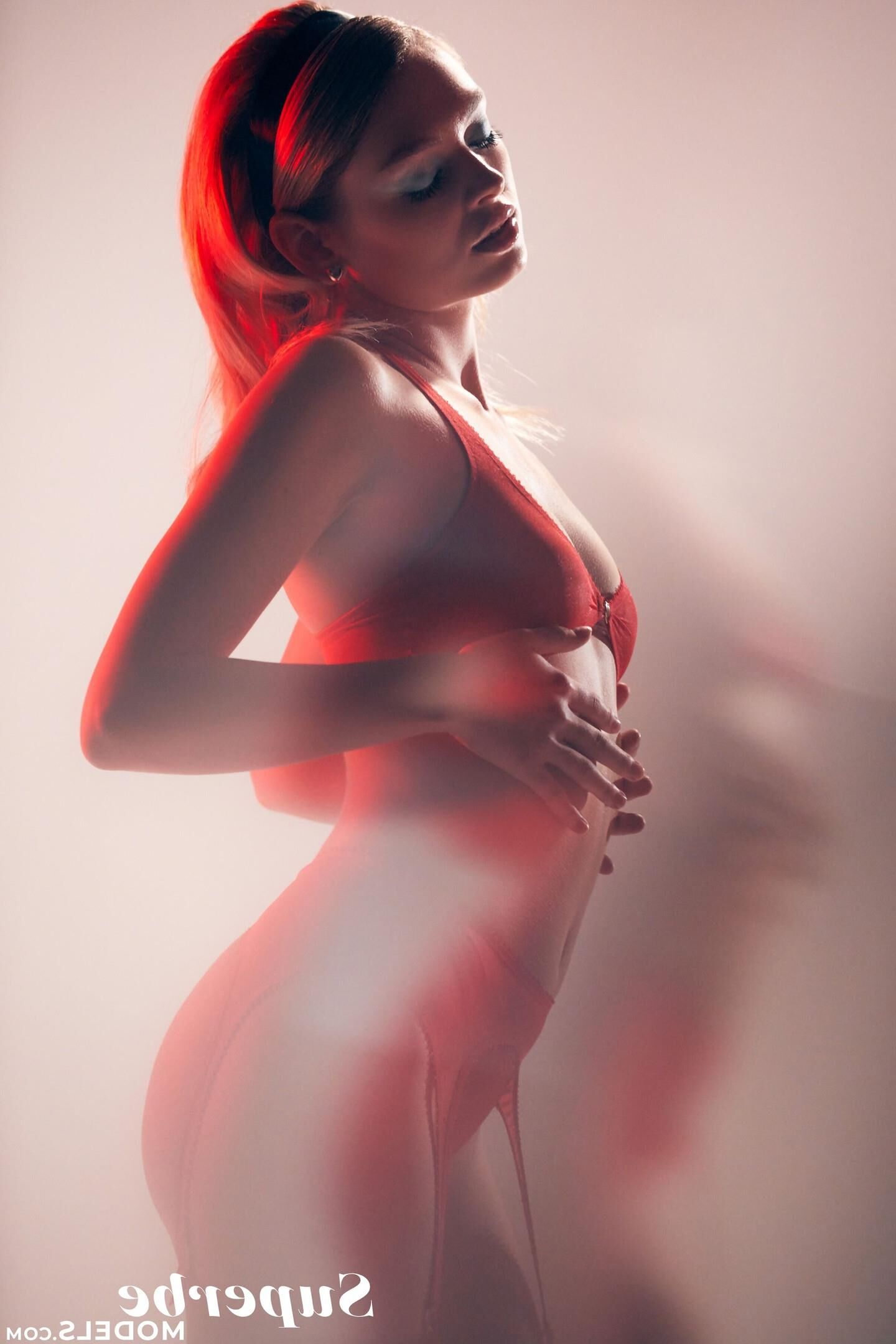 Dolly Haas Red Echo от Superbemodels