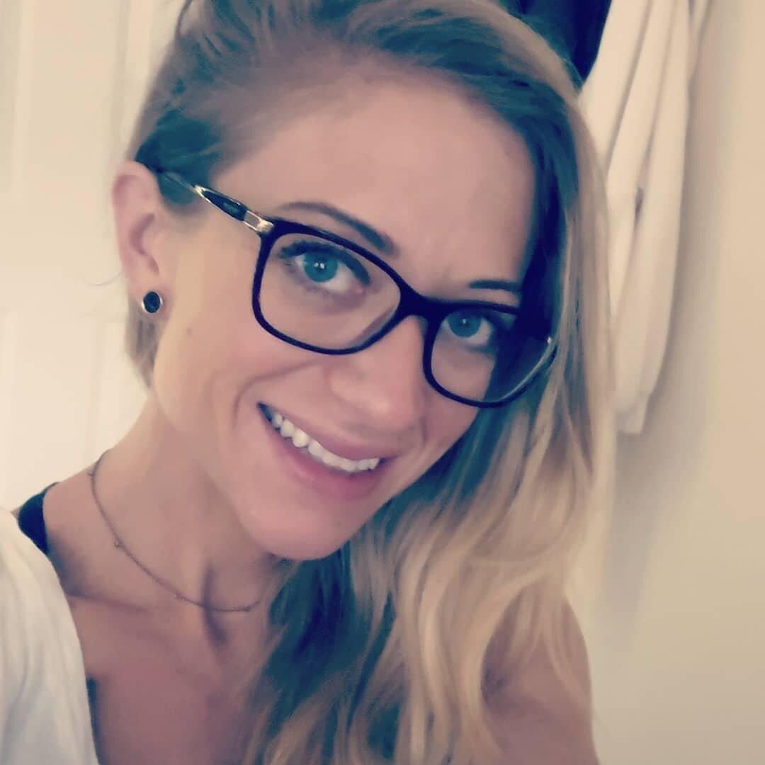 Desiree демонстрирует свои сиськи для GGW