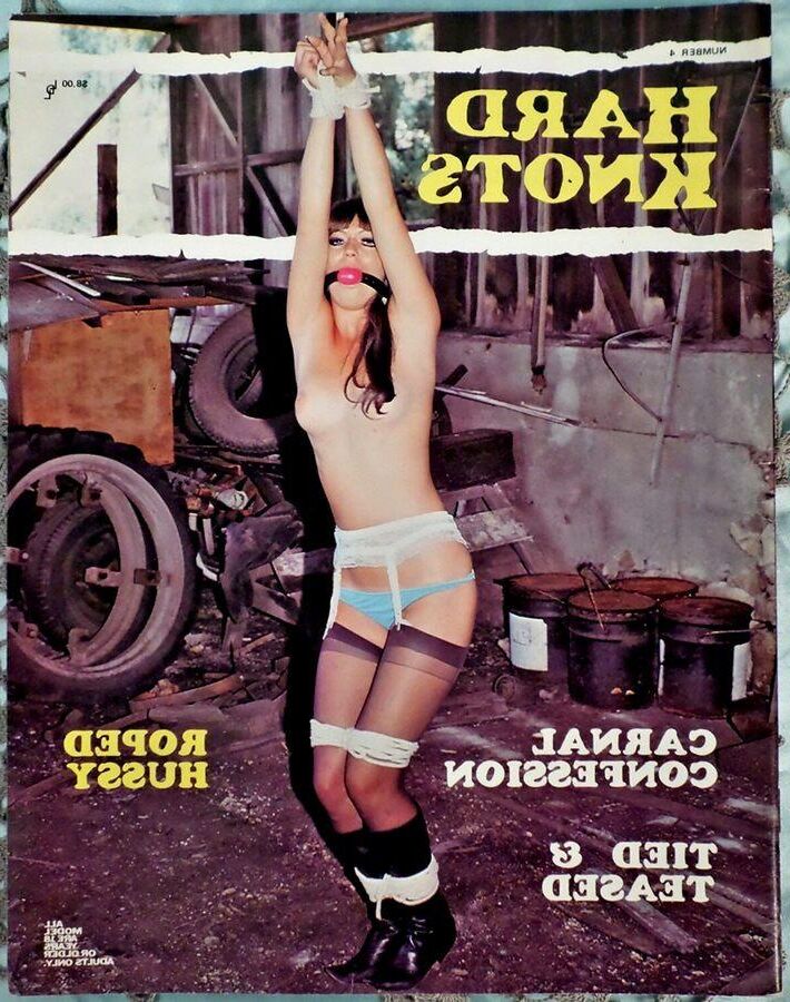 Sortiertes Bondage Magazine Covers