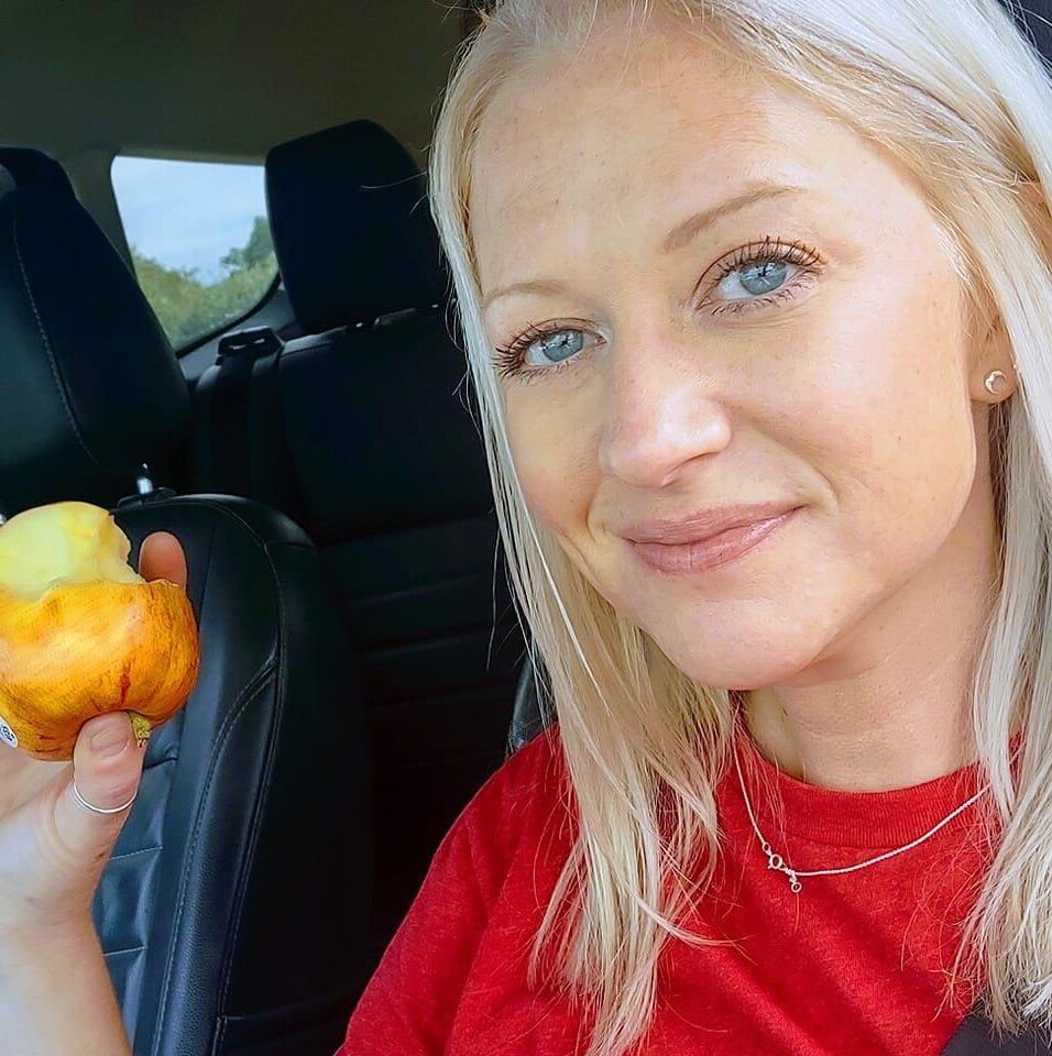 Desiree демонстрирует свои сиськи для GGW