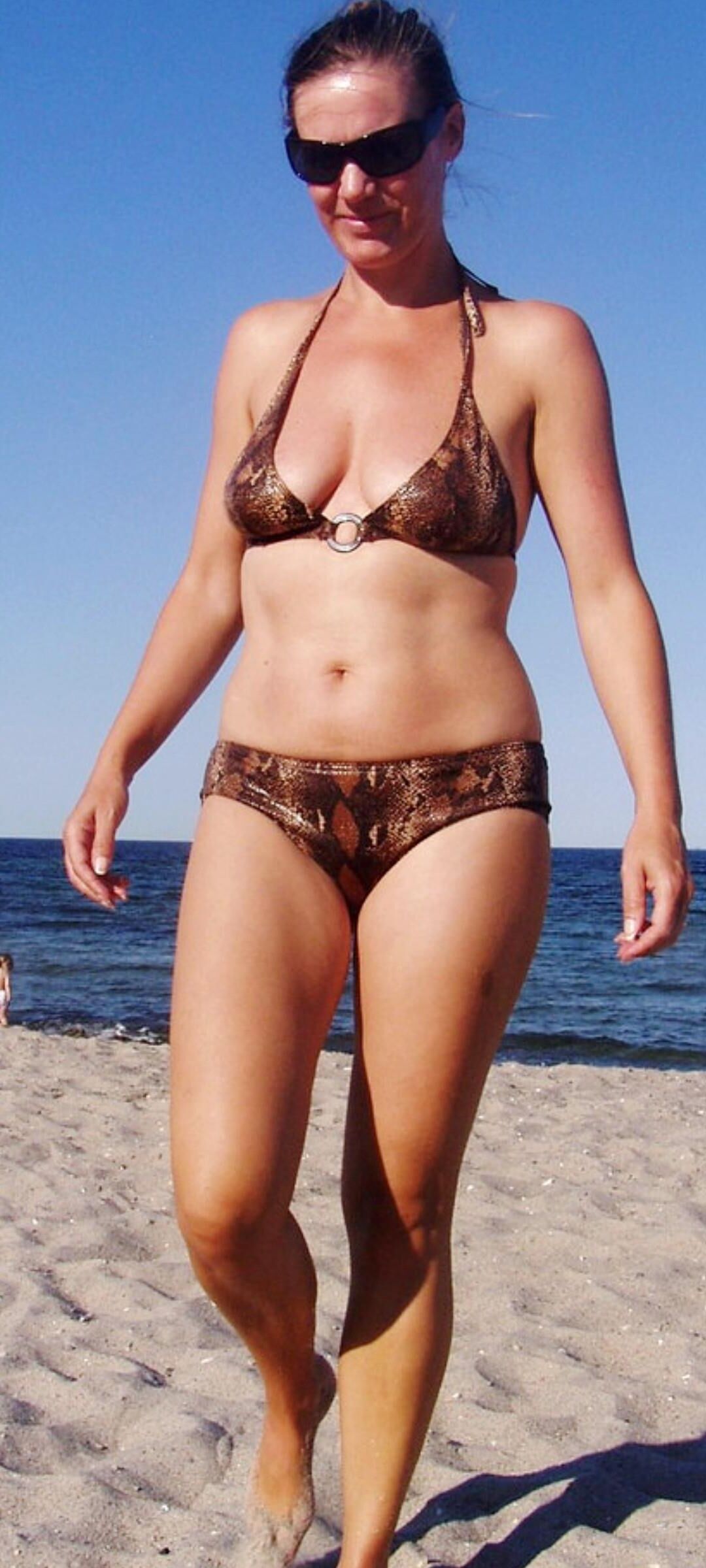 Une femme mature incroyable expose ses charmes